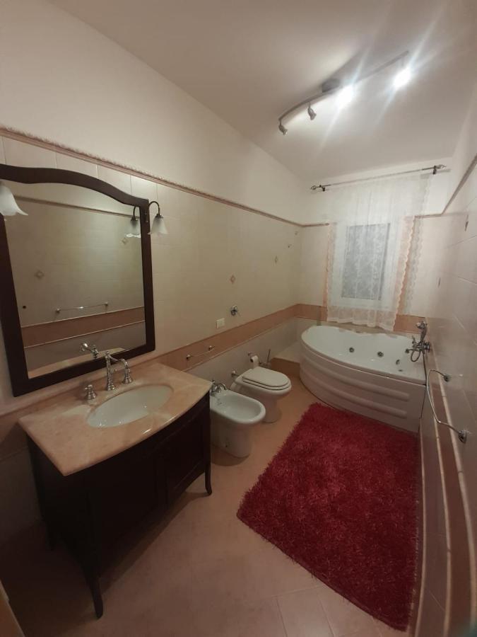 Principessa E Ranocchio Apartment กุสโตนาชี ภายนอก รูปภาพ