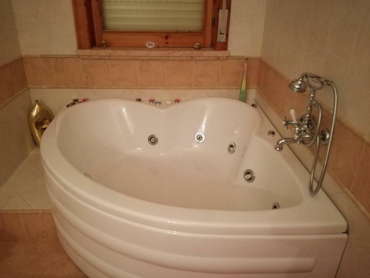 Principessa E Ranocchio Apartment กุสโตนาชี ภายนอก รูปภาพ